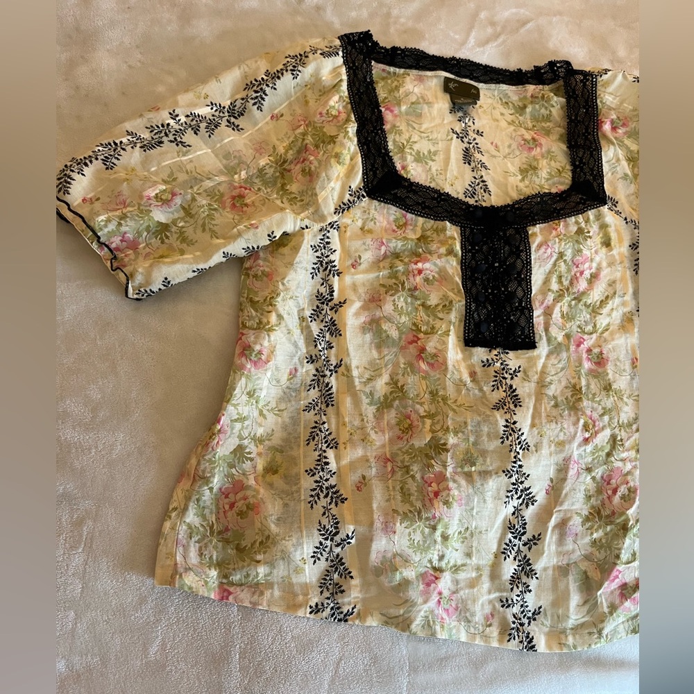Anthropologie Fei Beautiful Pink and Black Lace Floral Blouse Shirt Size Small - Picture 7 of 7